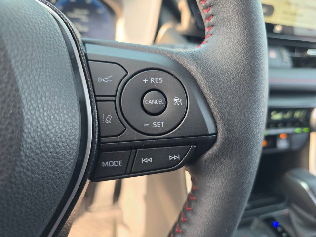 Used 2025 Toyota RAV4 XSE image 31