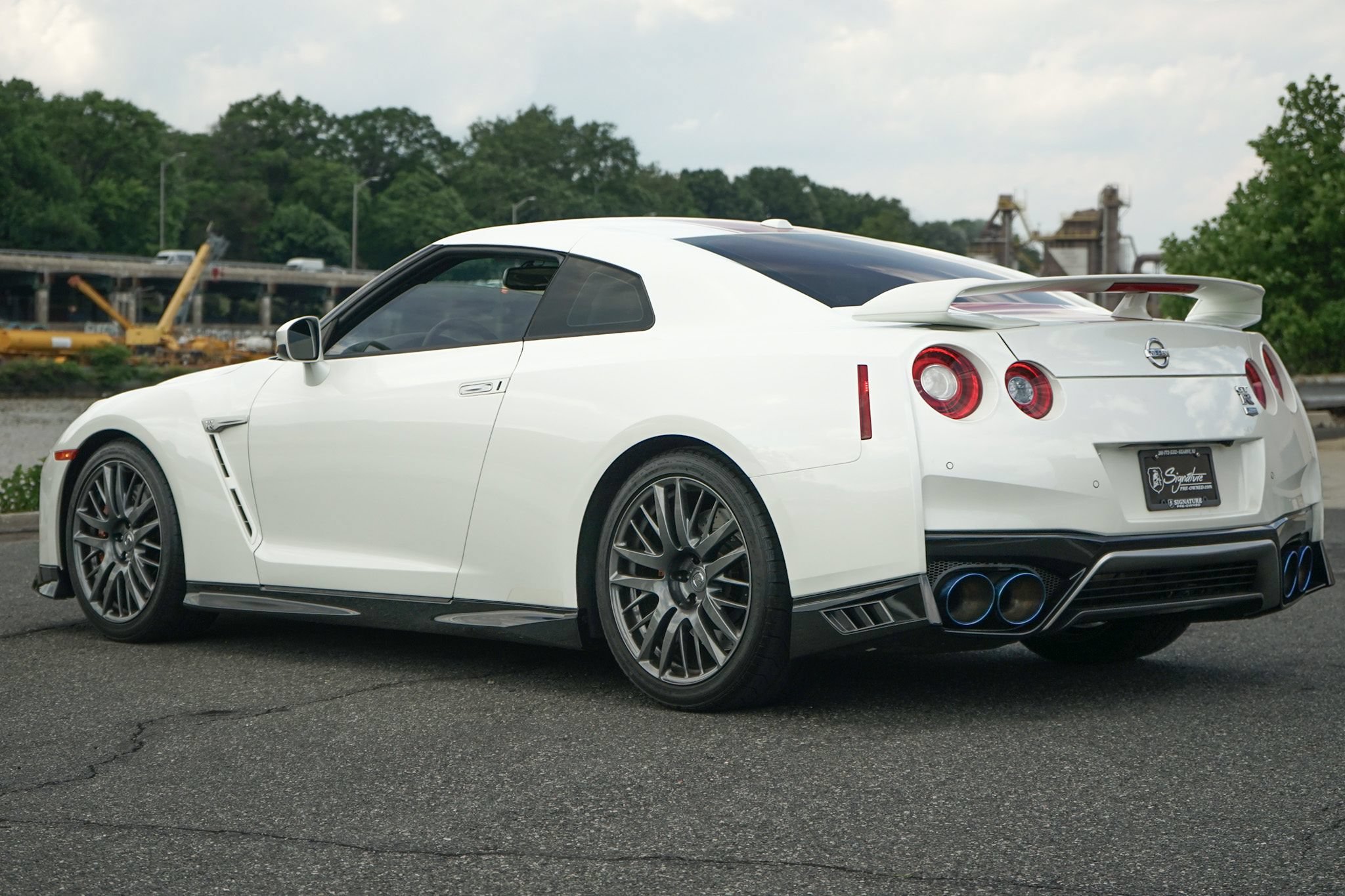 Used 2020 Nissan GT-R Premium AWD/4WD image 3