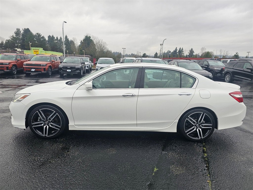 Used 2016 Honda Accord Touring image 4