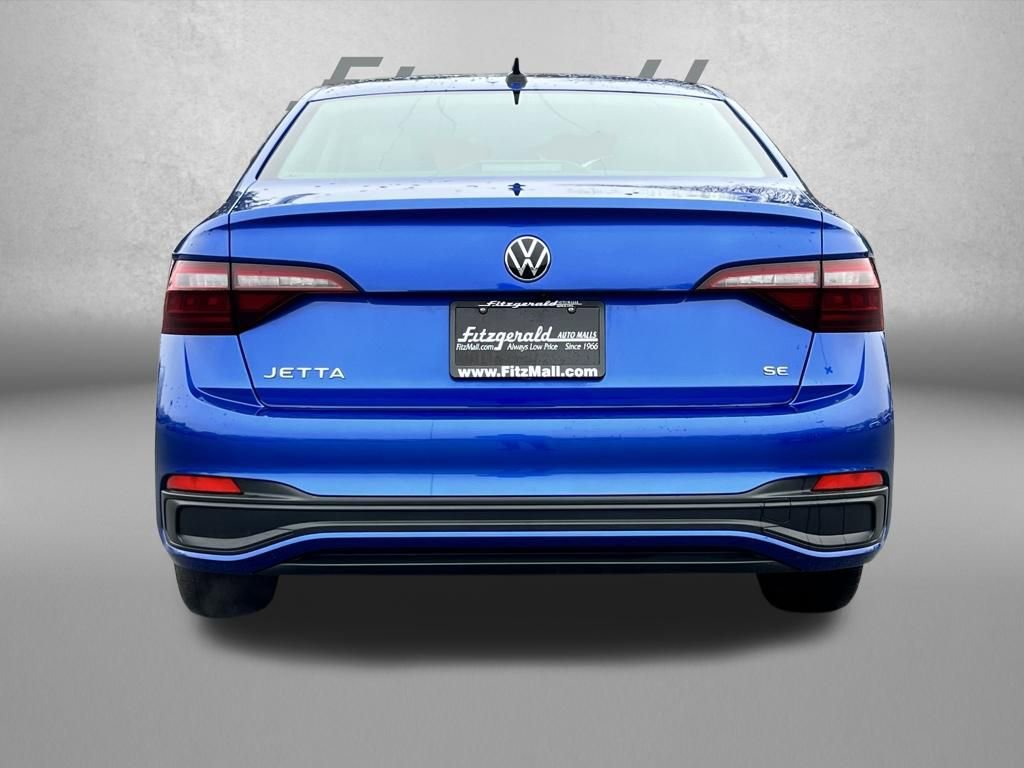 Used 2024 Volkswagen Jetta SE image 6