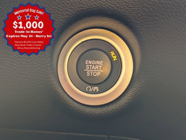 Used 2025 Chrysler Pacifica Select FWD image 22