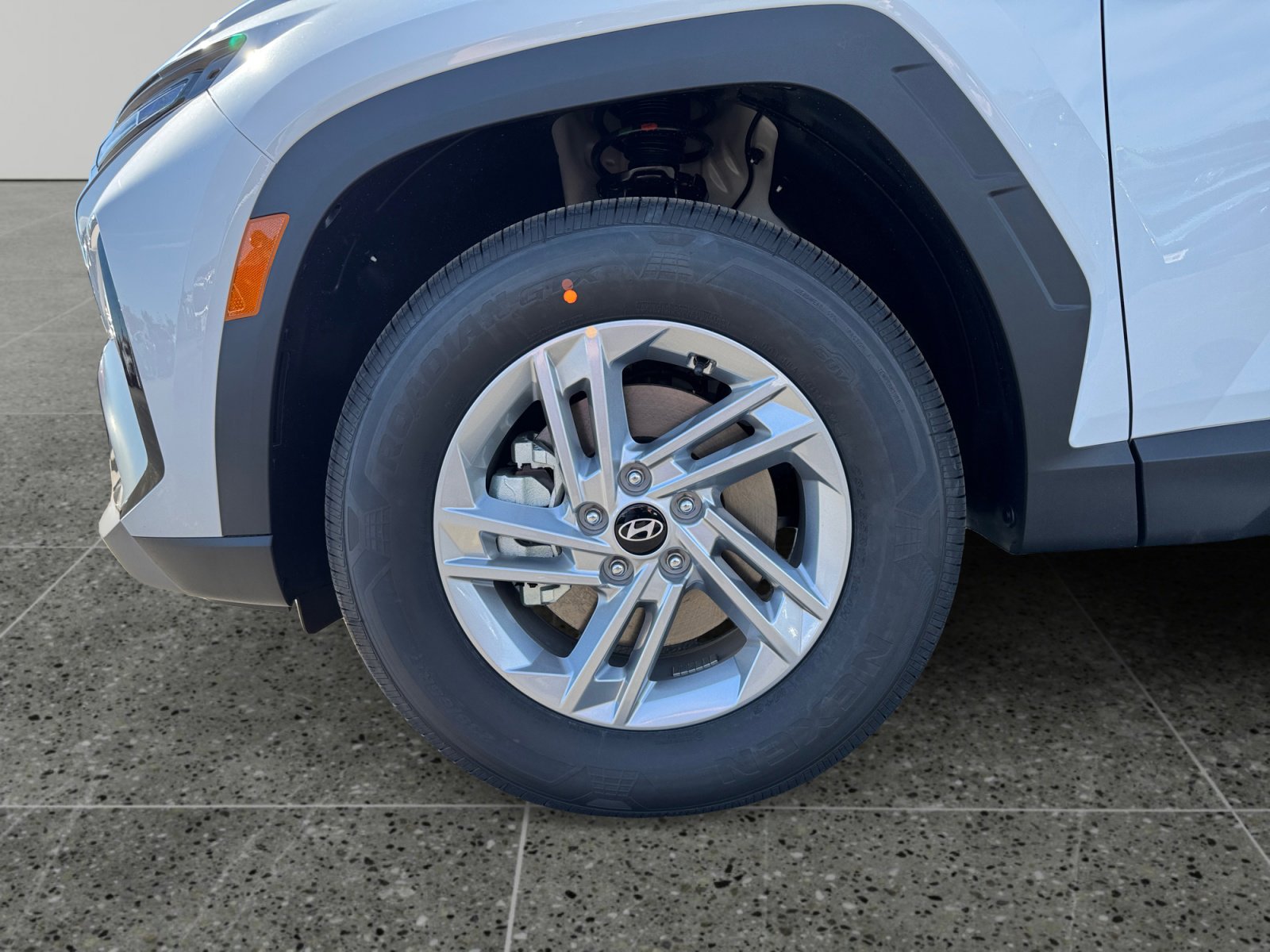 New 2025 Hyundai Tucson SE image 9