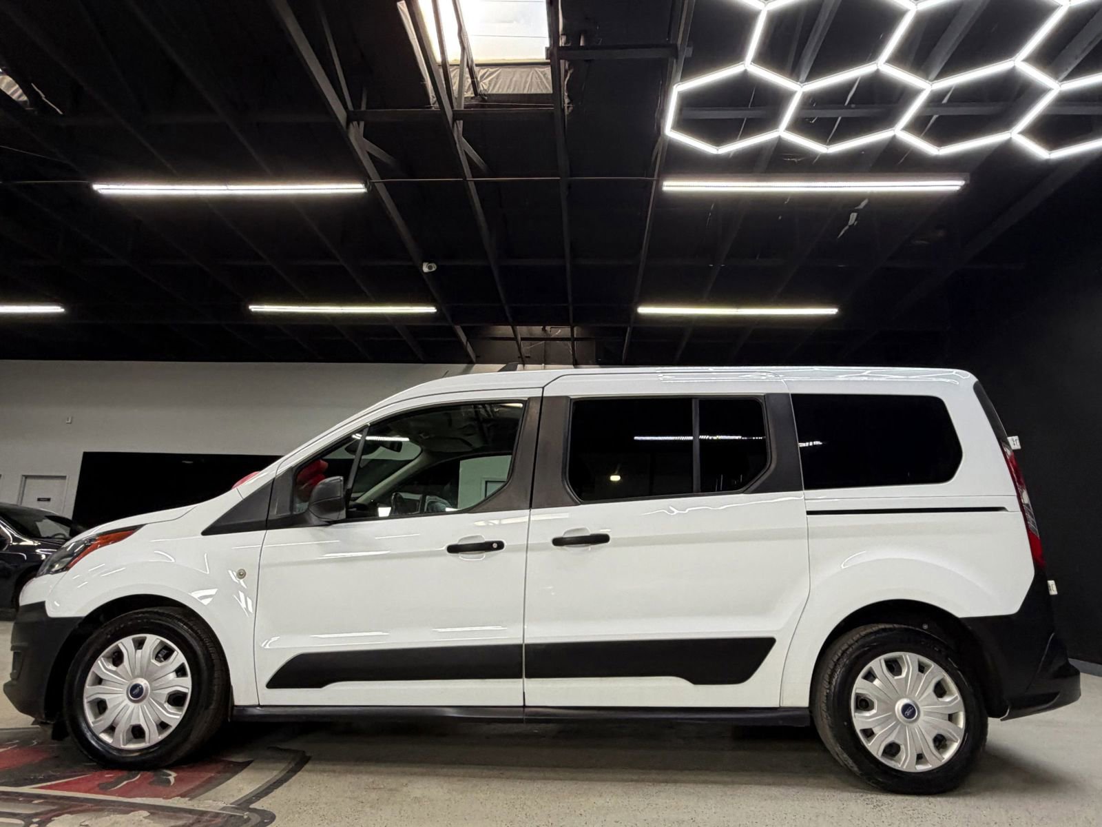 Used 2022 Ford Transit Connect XL image 13