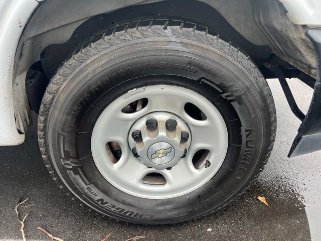 Used 2021 Chevrolet Express 2500 image 24