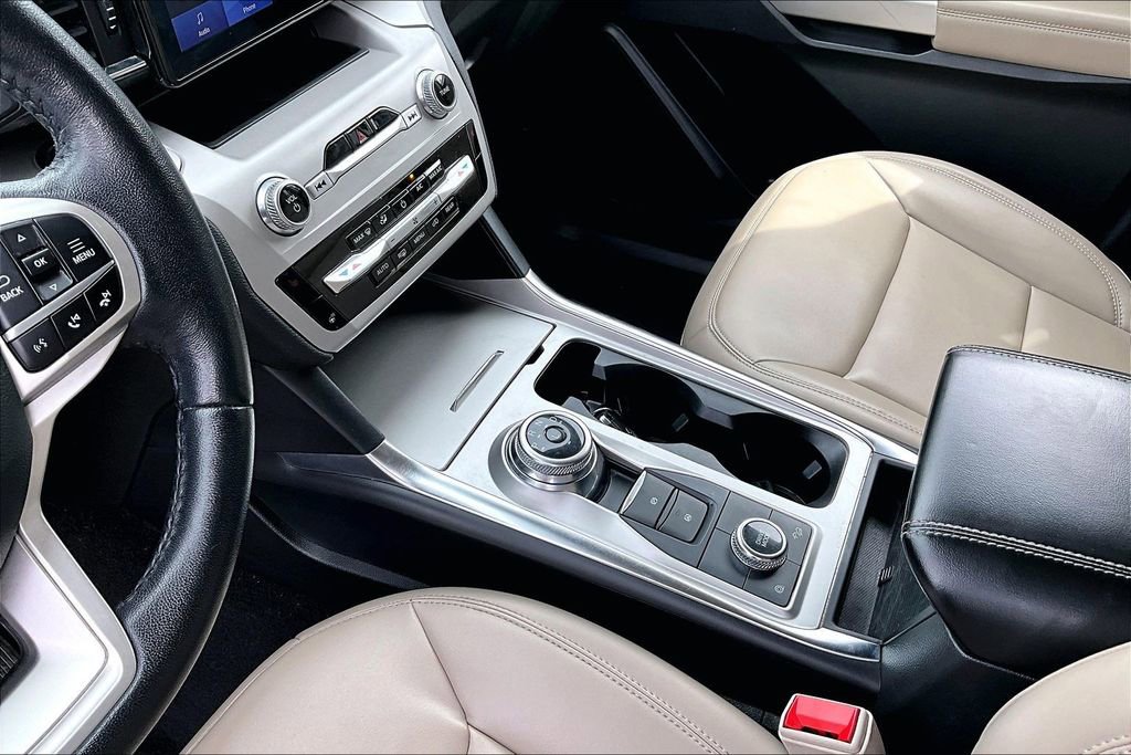 Used 2023 Ford Explorer XLT w/ Equipment Group 202A image 18