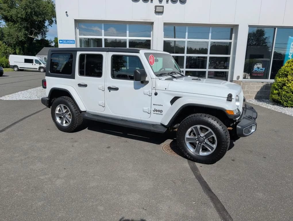 Used 2018 Jeep Wrangler Unlimited Sahara AWD/4WD image 11