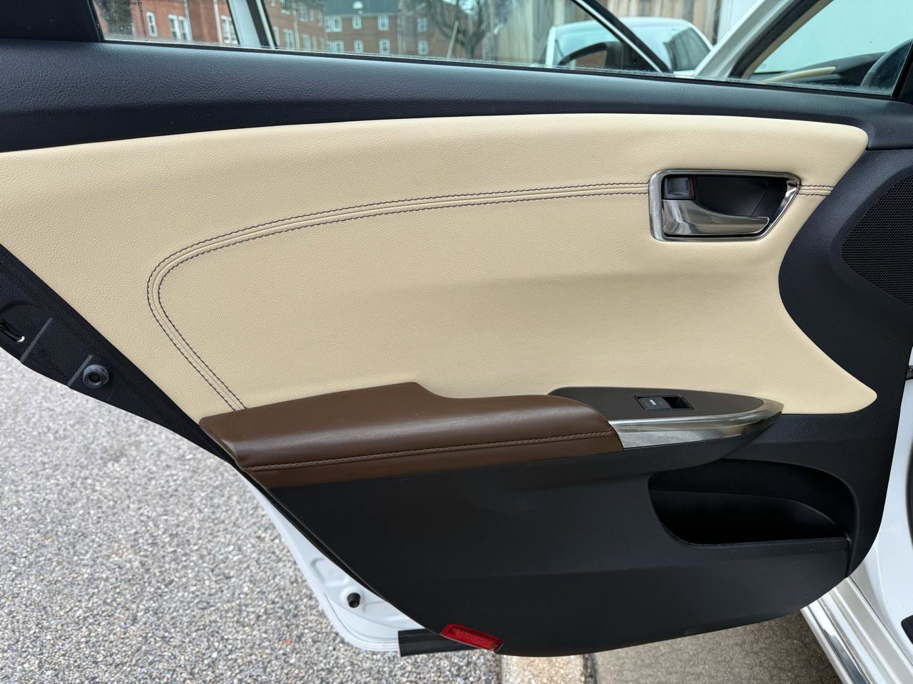 Used 2015 Toyota Avalon Limited w/ Technology Package image 34