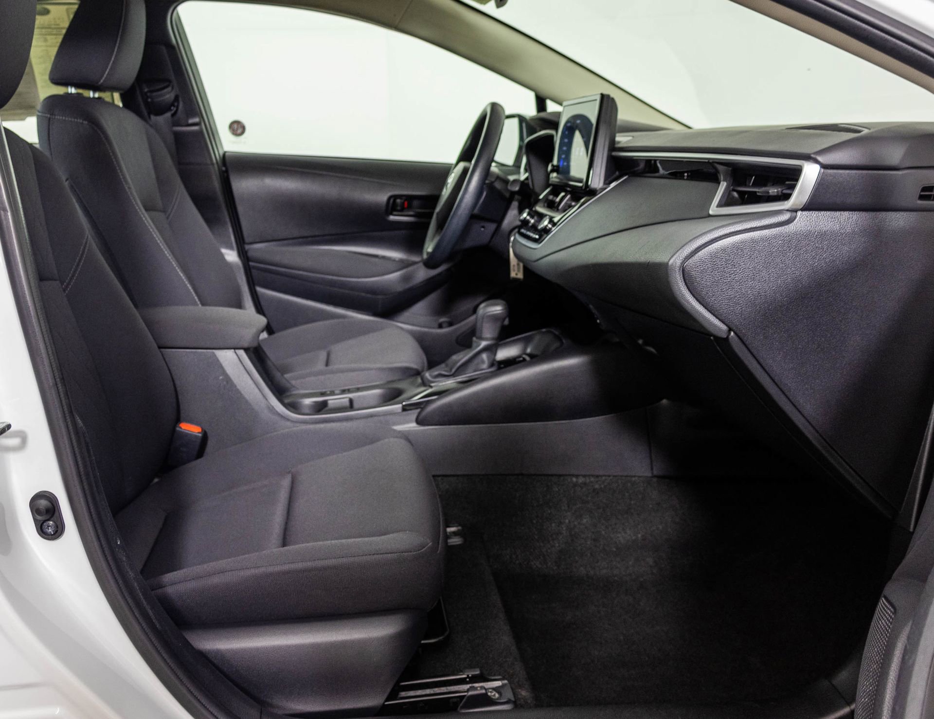 Used 2023 Toyota Corolla LE FWD image 43
