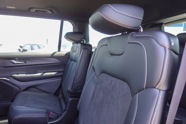 New 2025 Jeep Grand Cherokee L Altitude image 22