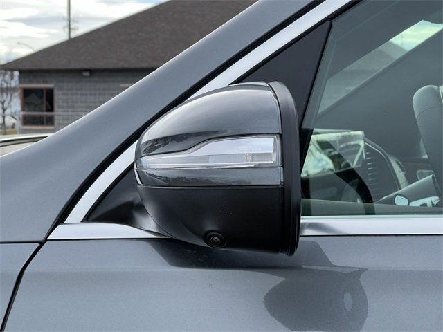 Used 2025 Mercedes-Benz GLS 450 4MATIC image 43