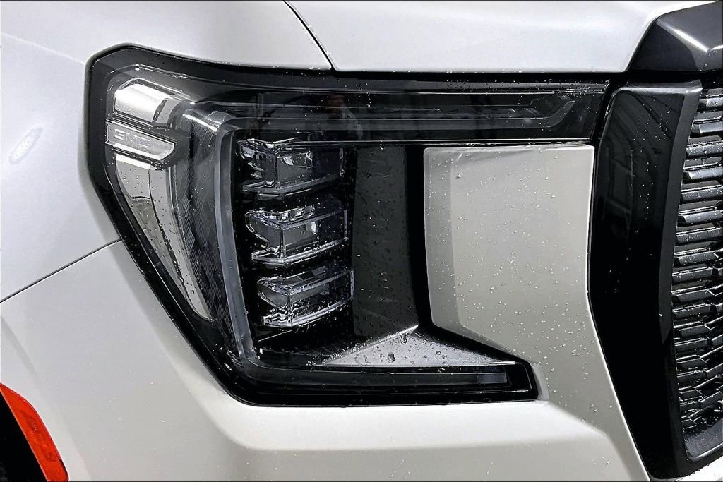 Used 2024 GMC Yukon XL Denali Ultimate image 32