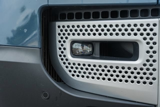 Used 2022 Land Rover Defender 110 SE AWD/4WD image 22