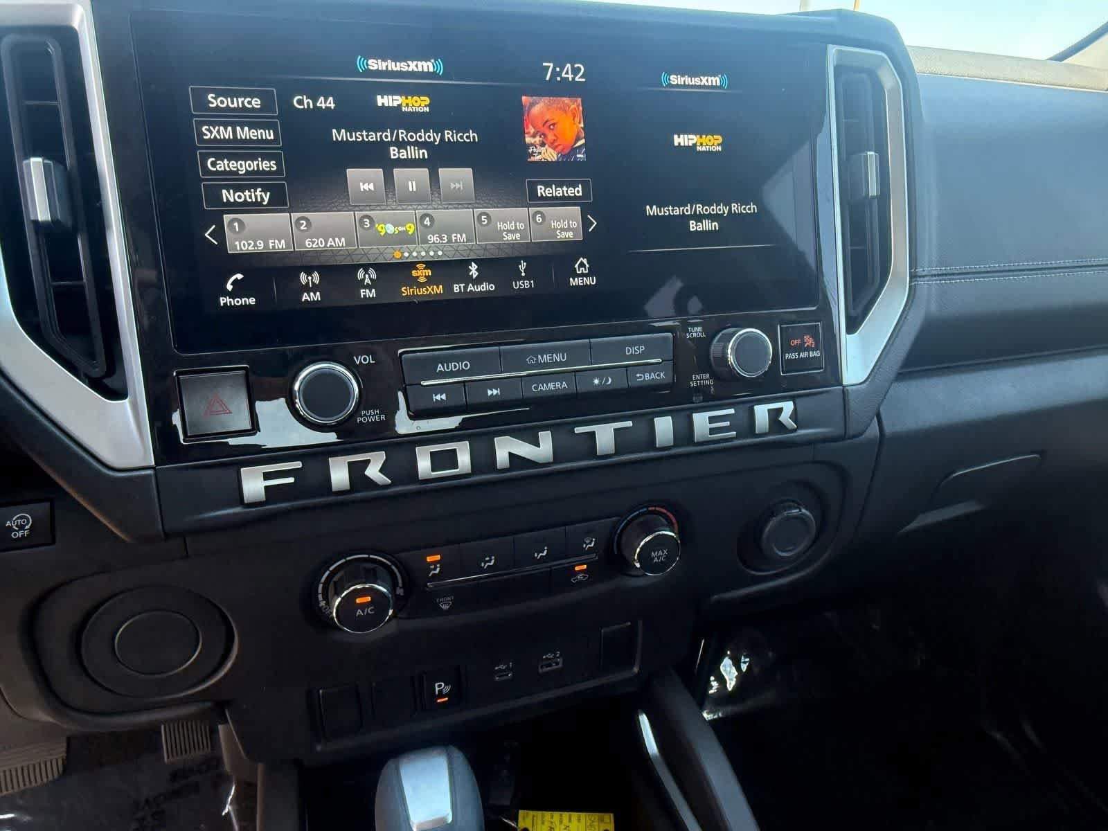 Certified 2025 Nissan Frontier SV image 14