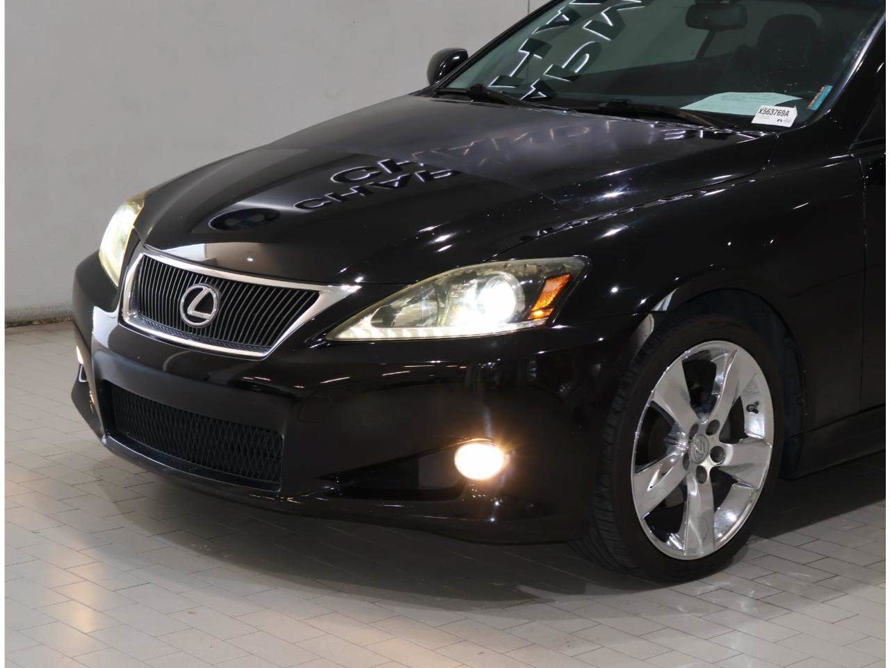 Used 2011 Lexus IS 250C RWD image 3