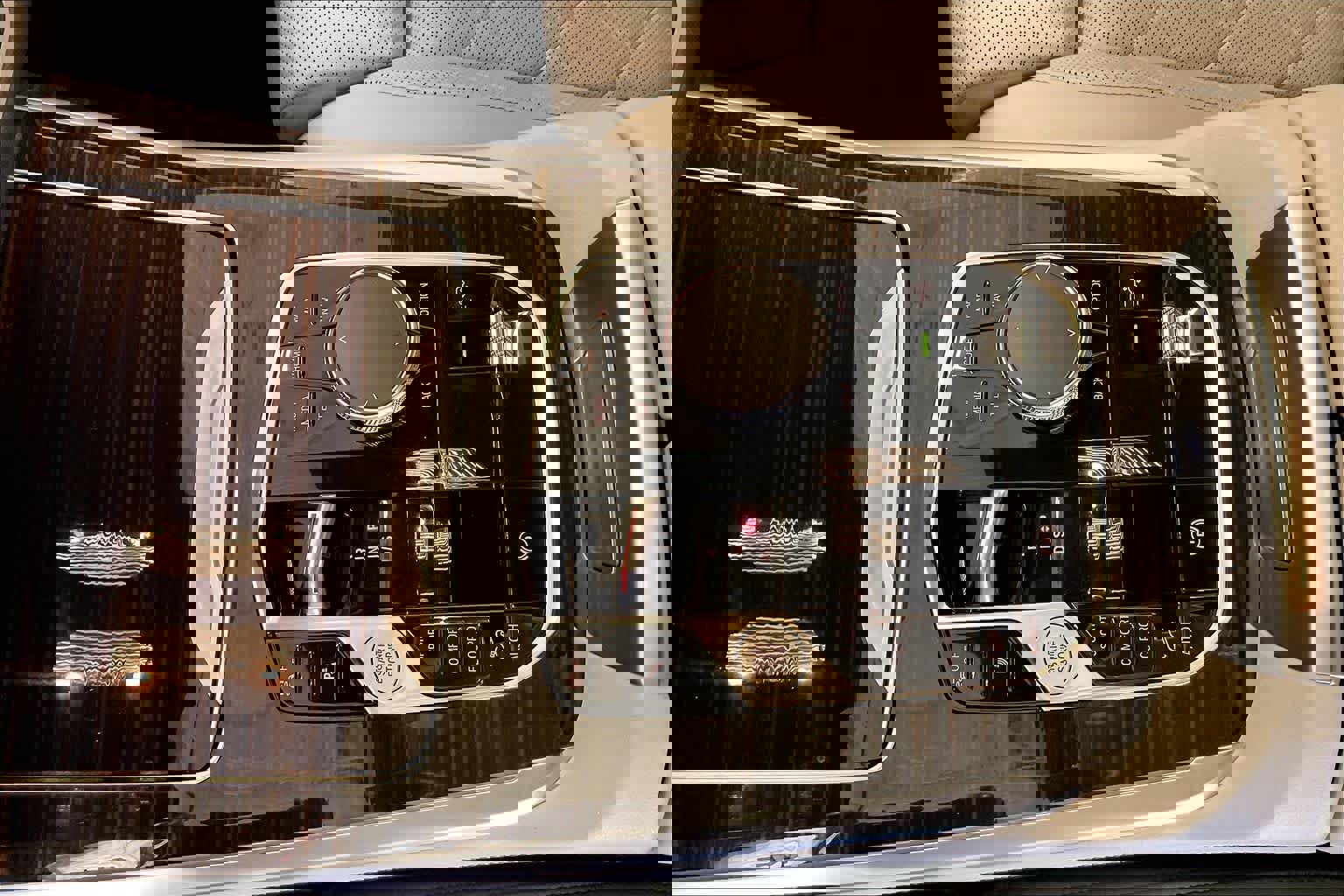 Used 2024 BMW X7 xDrive40i image 16