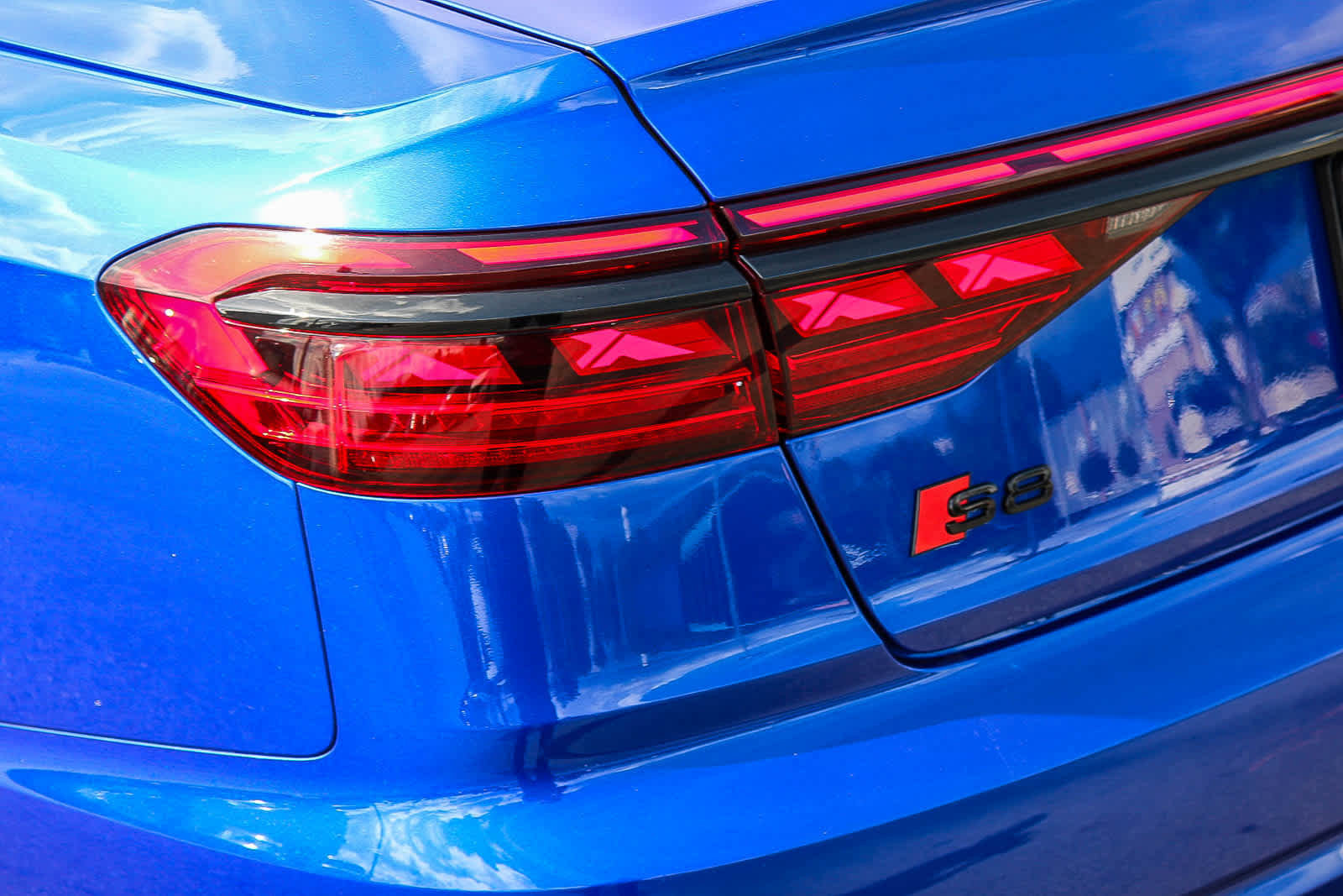 Used 2024 Audi S8 w/ S8 Black Optic Plus Package AWD/4WD image 9