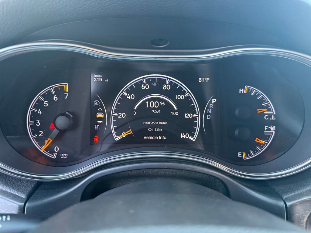 Used 2017 Jeep Grand Cherokee Altitude image 36