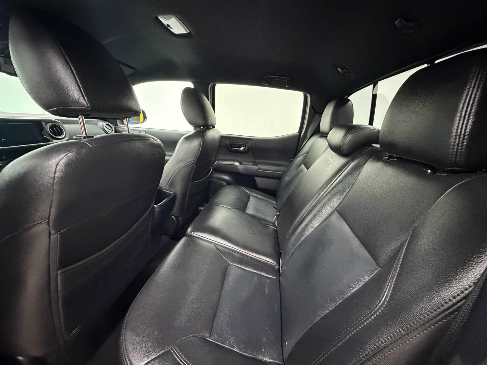 Used 2018 Toyota Tacoma TRD Sport w/ Technology Package AWD/4WD image 16