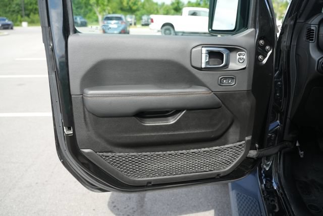 Used 2023 Jeep Gladiator Overland AWD/4WD image 14