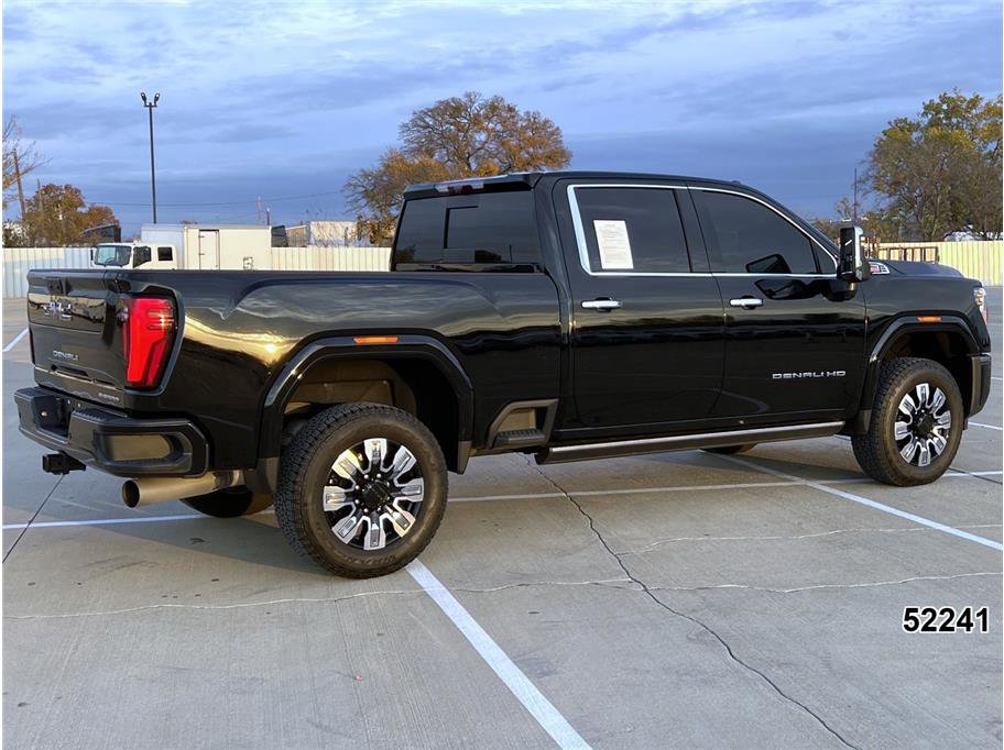 Used 2025 GMC Sierra 3500 Denali w/ Denali Reserve Package image 2