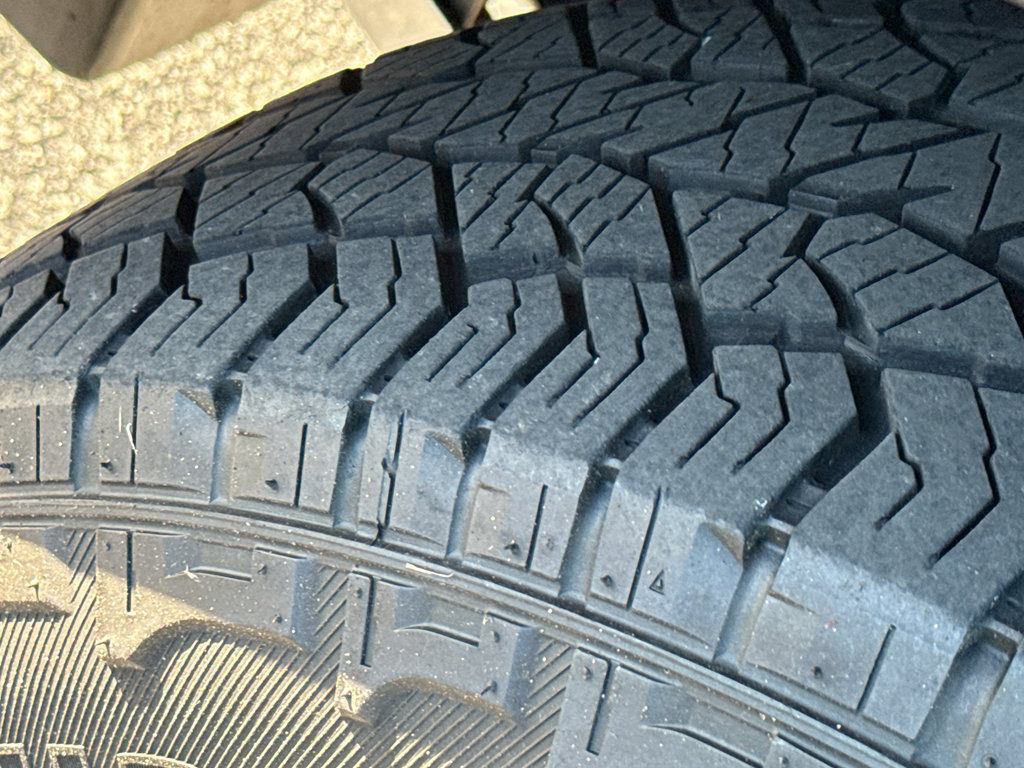 Used 2023 Nissan Frontier PRO-4X w/ Pro Convenience Package AWD/4WD image 10