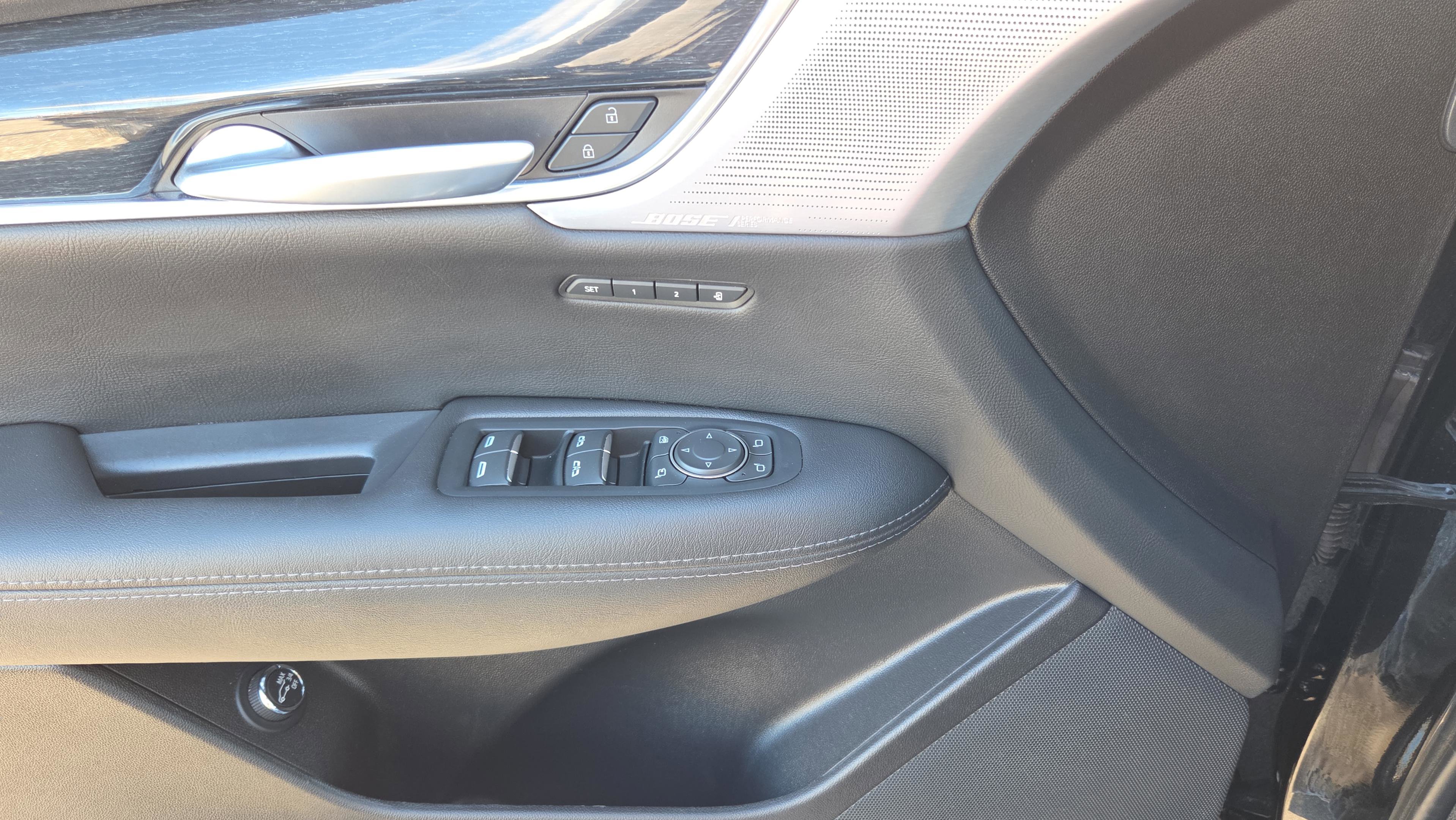 Used 2025 Cadillac XT5 Premium Luxury image 11