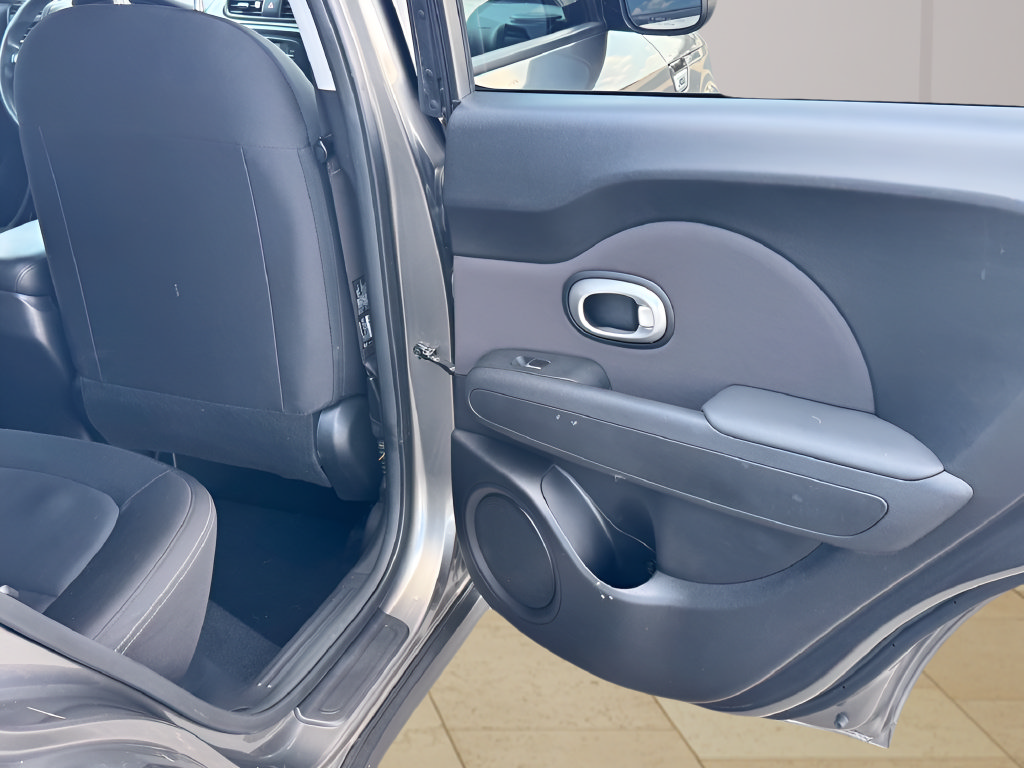 Used 2019 Kia Soul FWD image 25