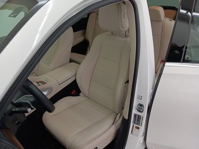 Used 2025 Mercedes-Benz GLS 450 4MATIC image 37