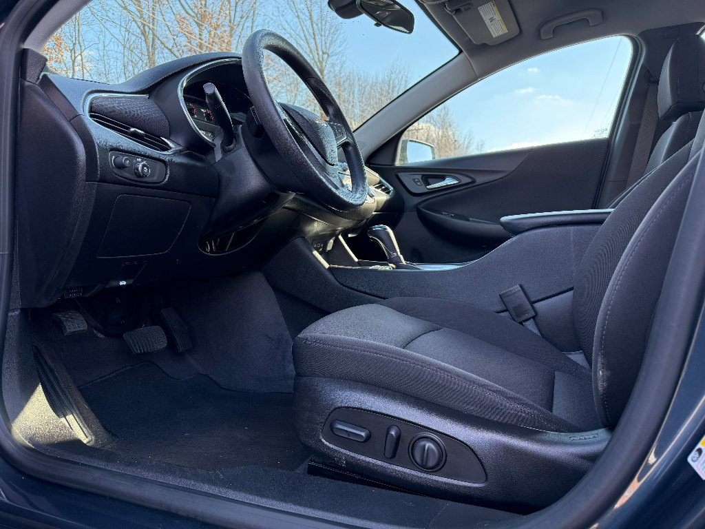 Used 2019 Chevrolet Malibu LT image 18