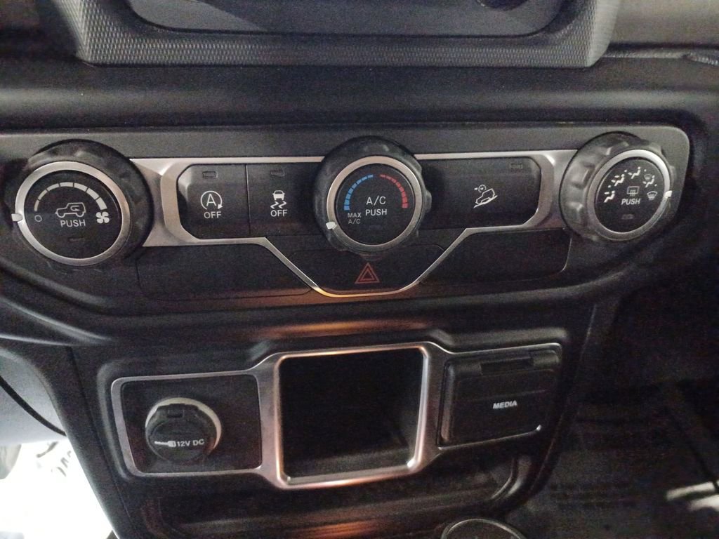 Used 2020 Jeep Wrangler Unlimited Sport image 16