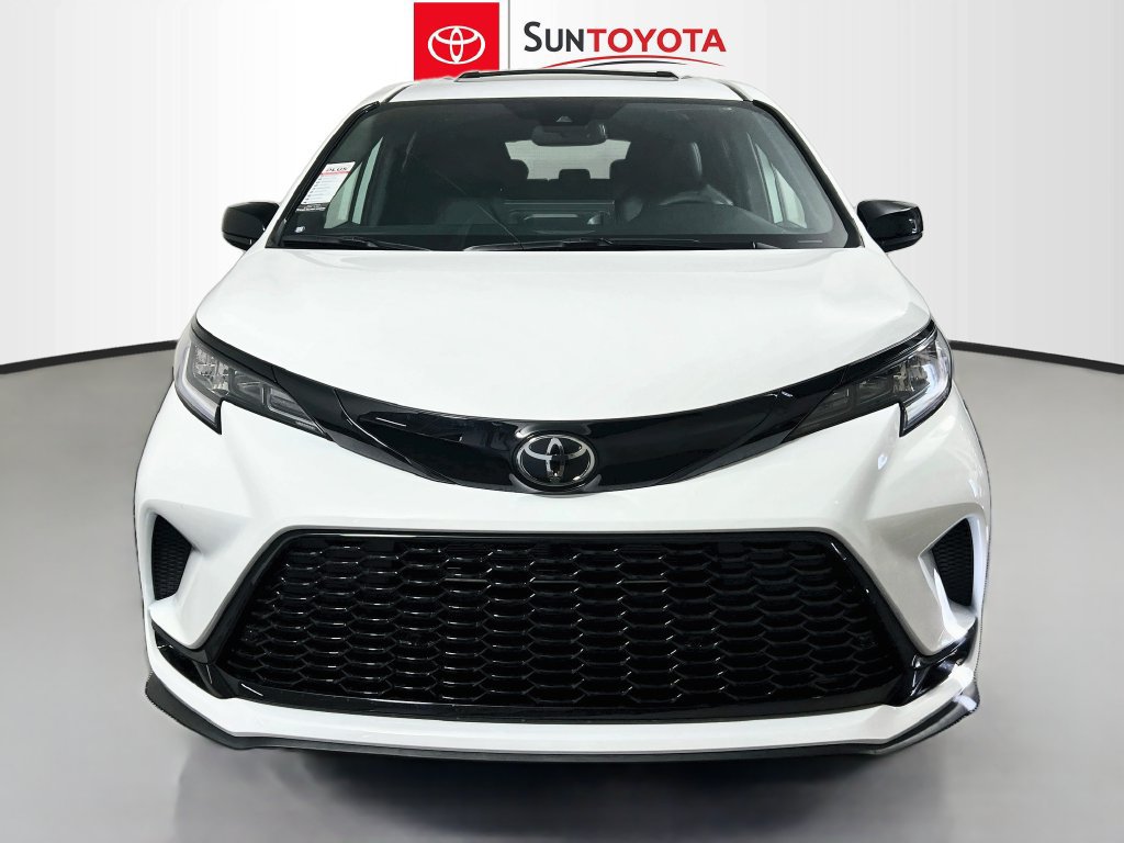 New 2026 Toyota Sienna XSE FWD image 8