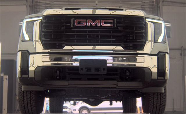 Used 2025 GMC Sierra 2500 Pro w/ 1SA Pro Safety Plus Package AWD/4WD image 3