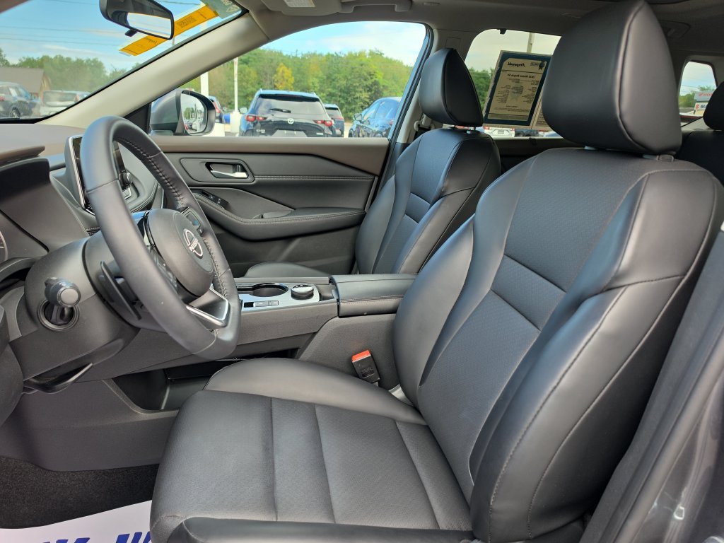 Used 2023 Nissan Rogue SV w/ SV Premium B Package AWD/4WD image 10