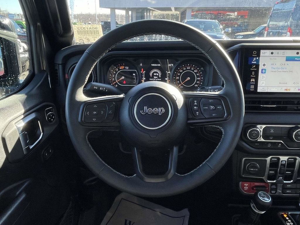 Used 2025 Jeep Wrangler Unlimited Rubicon image 23
