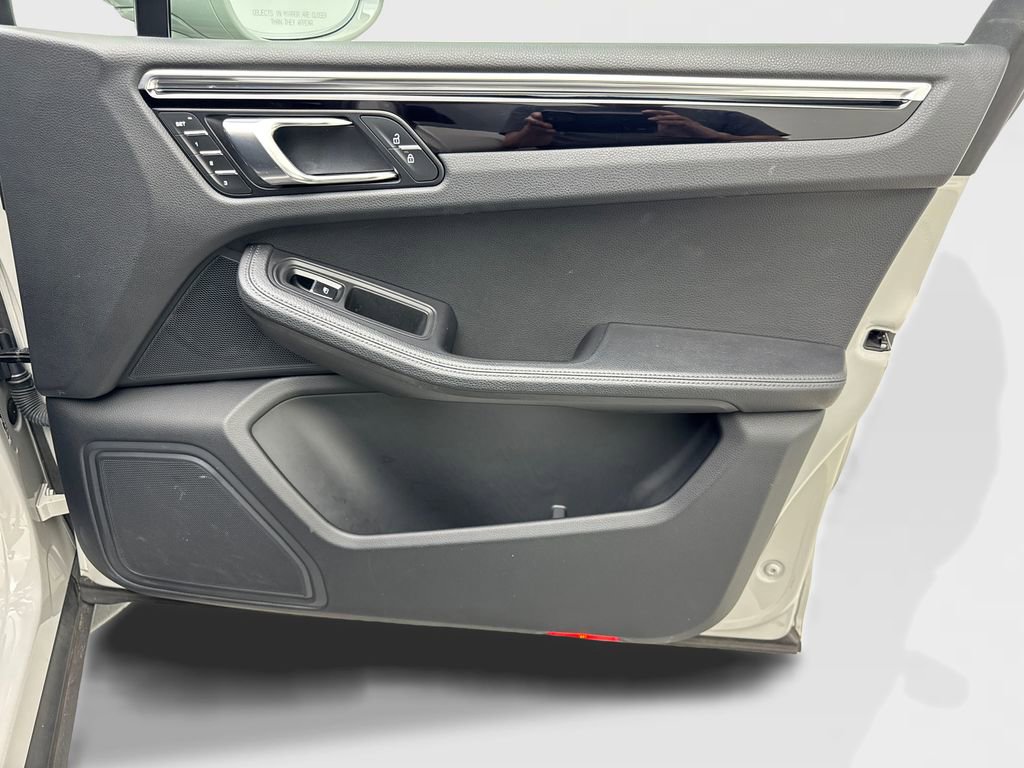 Used 2023 Porsche Macan image 47