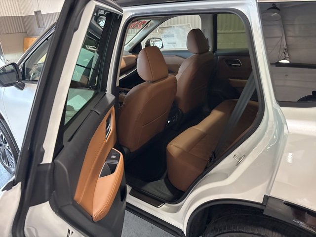 New 2026 Nissan Rogue Platinum image 12