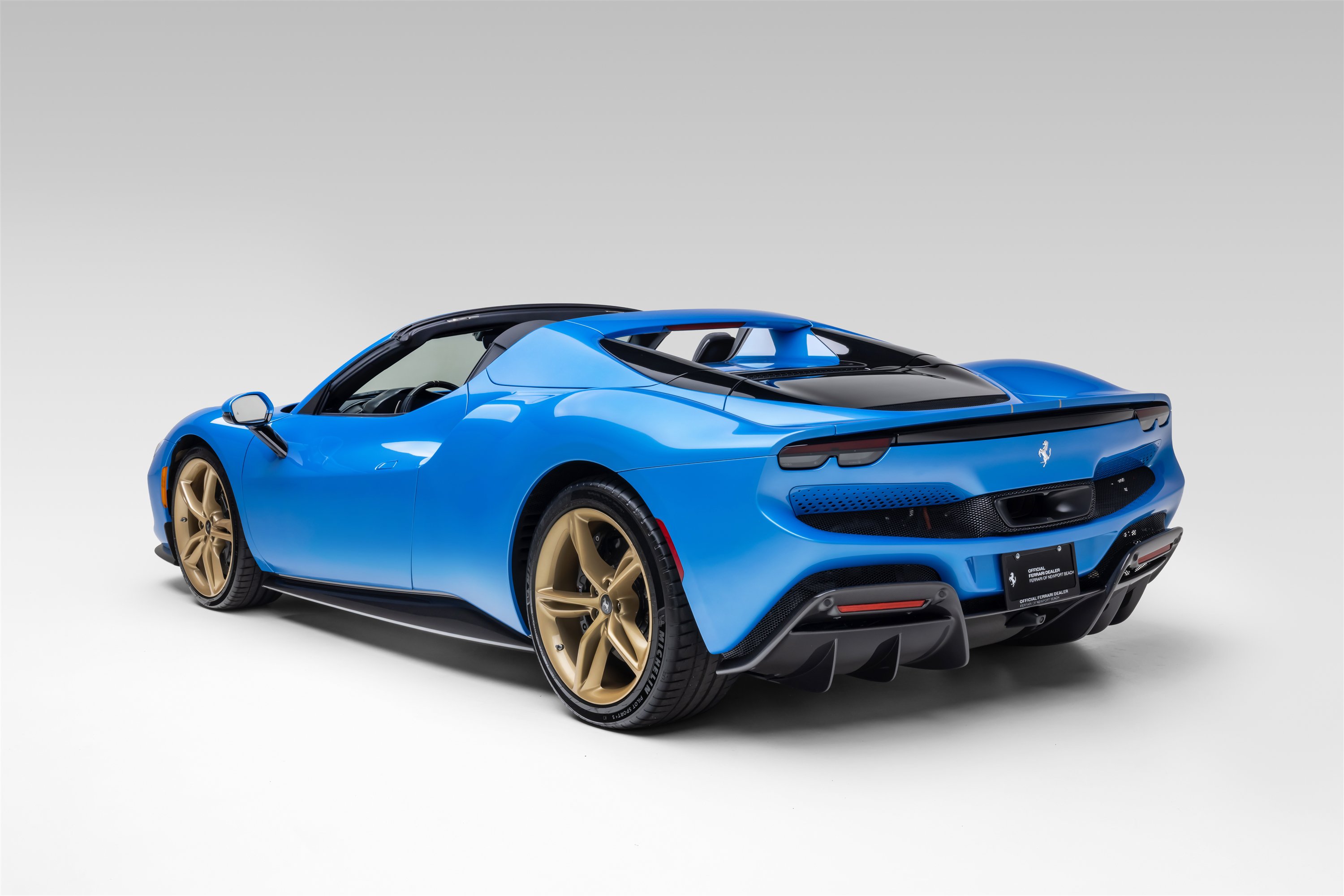 Used 2024 Ferrari 296 GTS RWD image 10