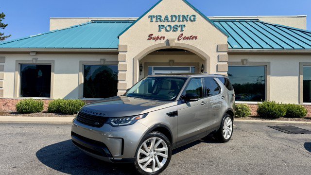 Used 2017 Land Rover Discovery First Edition AWD/4WD image 29