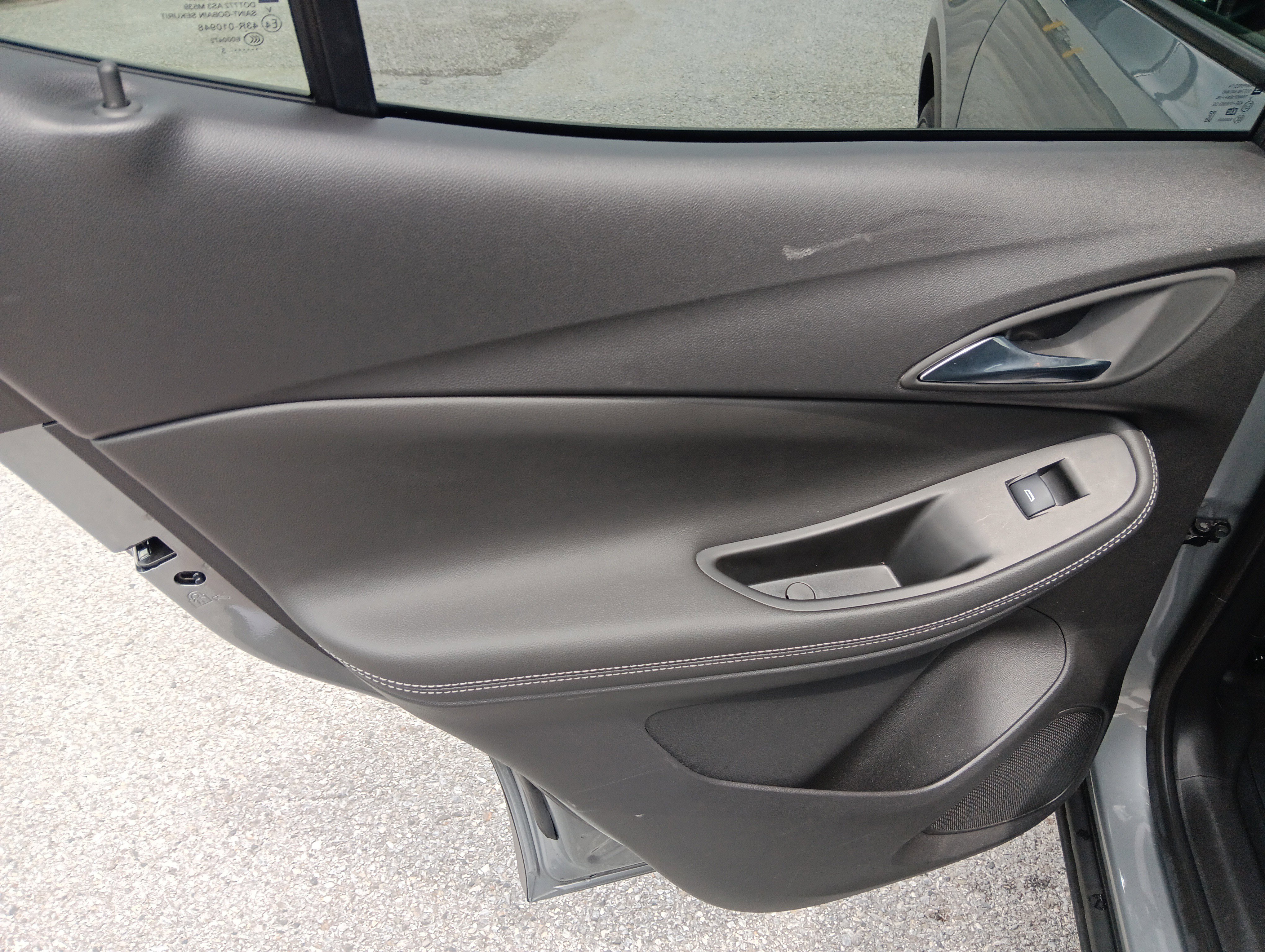 Used 2023 Buick Encore GX Preferred w/ Cold Weather Comfort Package AWD/4WD image 17