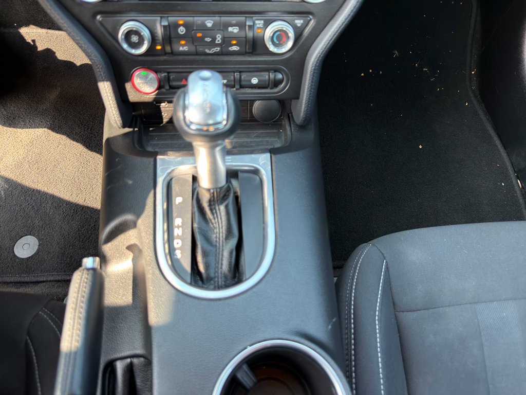 Used 2018 Ford Mustang Coupe RWD image 25