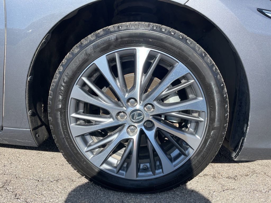 Used 2019 Lexus ES 350 Ultra Luxury image 18