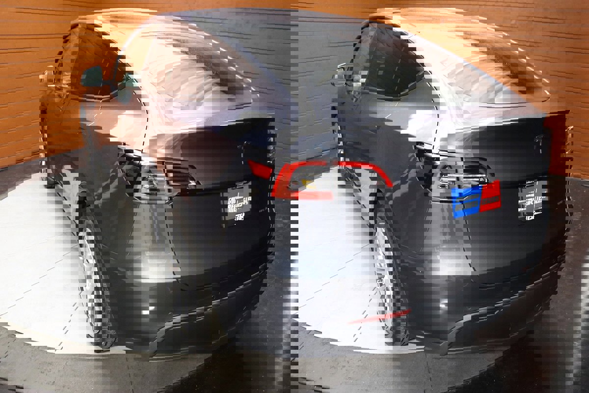 Used 2023 Tesla Model Y Long Range image 10