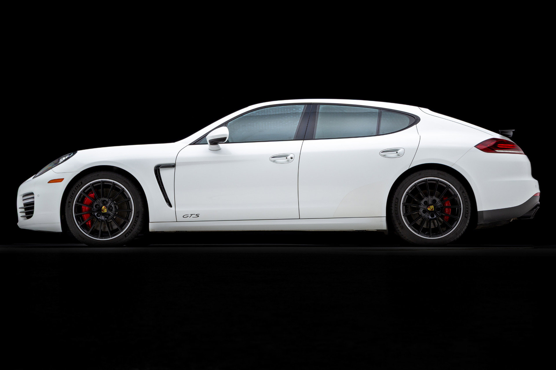 Used 2016 Porsche Panamera GTS AWD/4WD image 9