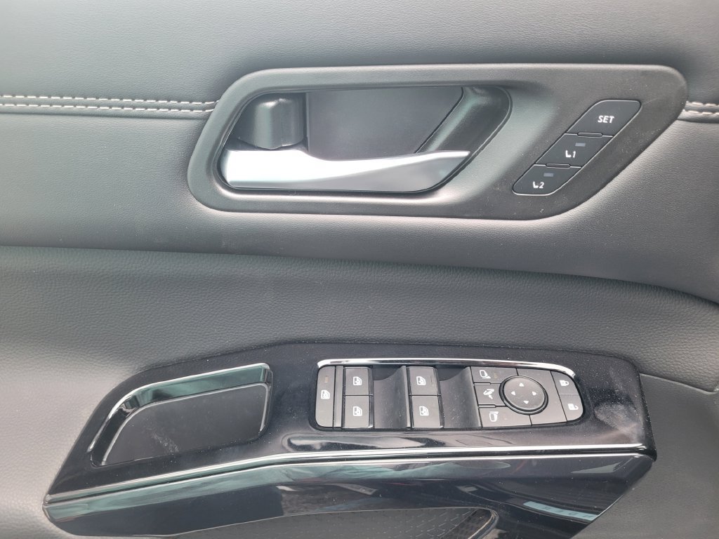 New 2026 Nissan Pathfinder Platinum AWD/4WD image 17