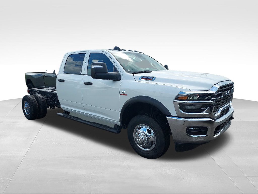 New 2026 RAM 3500 Tradesman AWD/4WD image 7