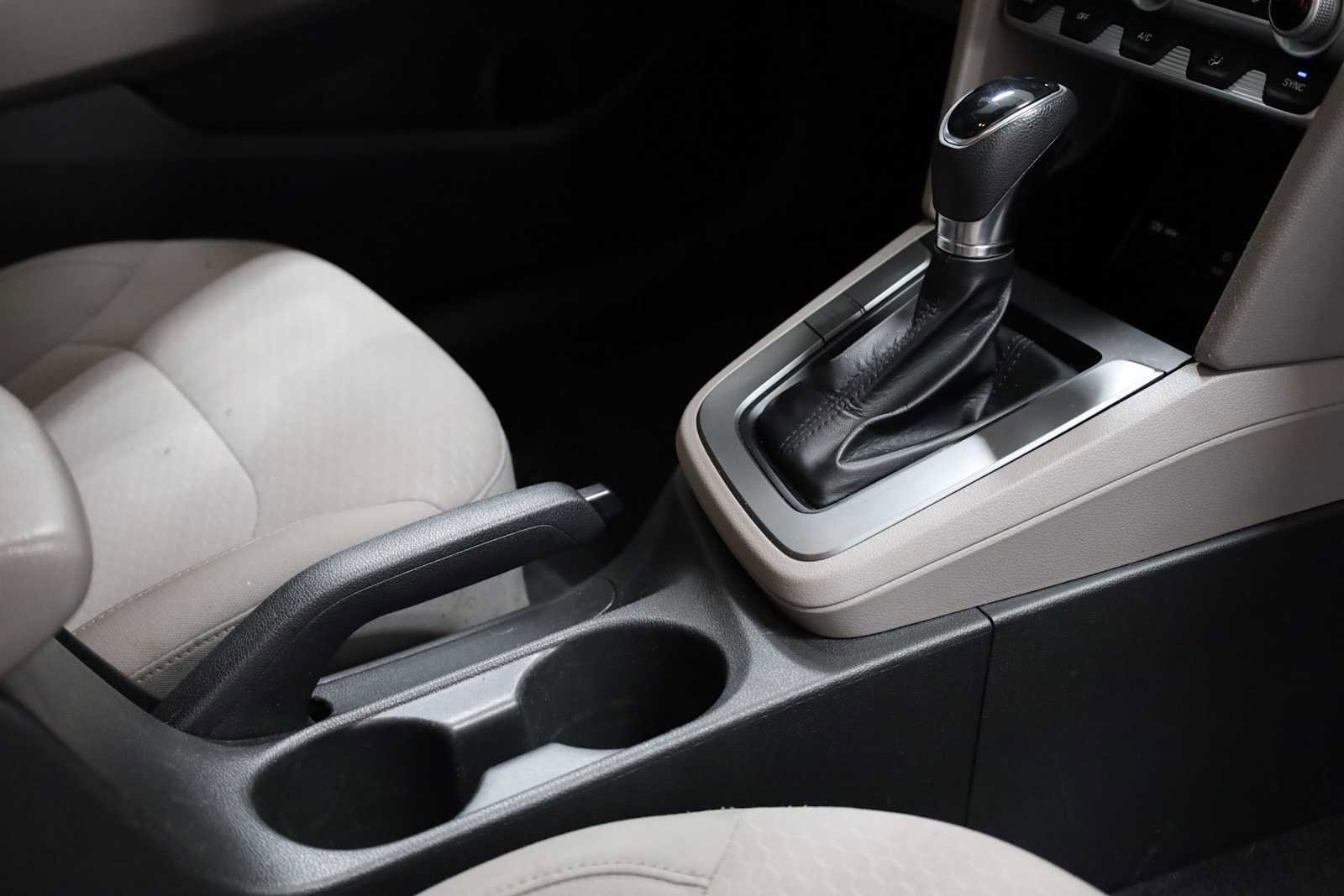 Used 2020 Hyundai Elantra SE image 18