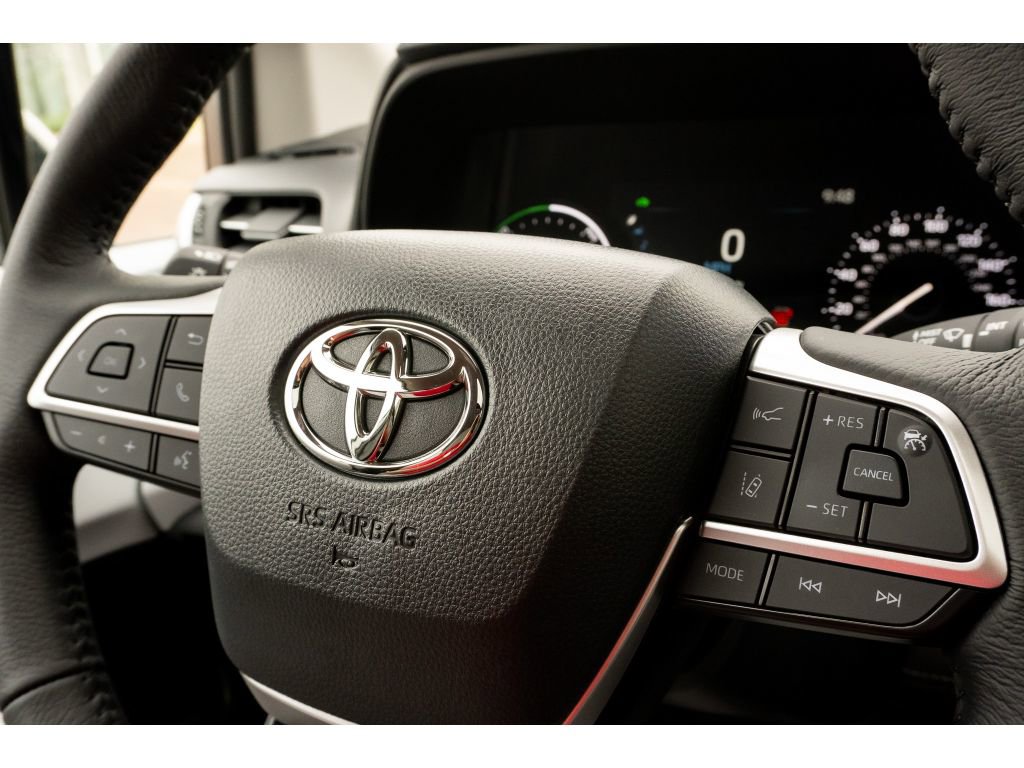 New 2026 Toyota Sienna XLE image 29