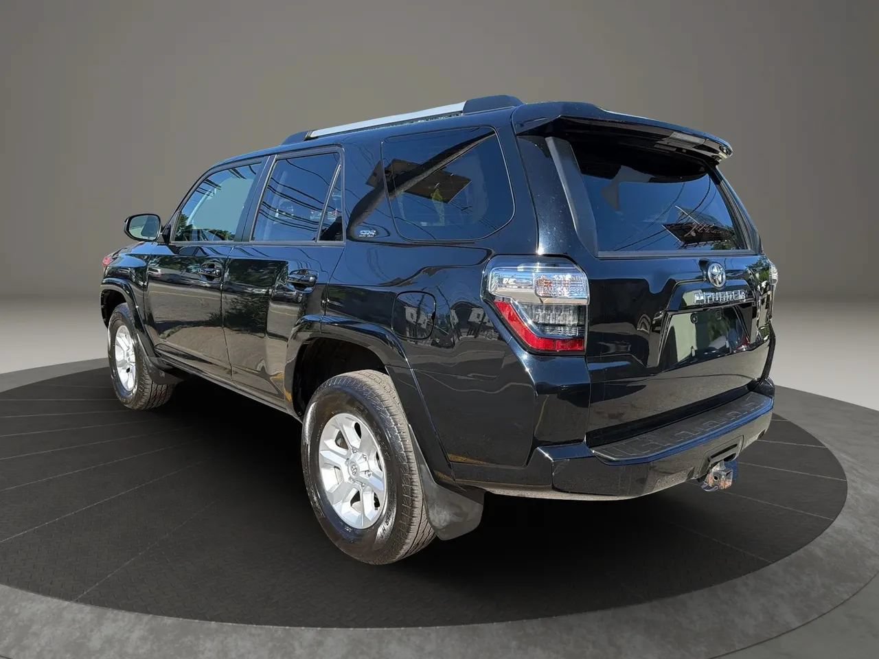 Used 2021 Toyota 4Runner SR5 AWD/4WD image 7