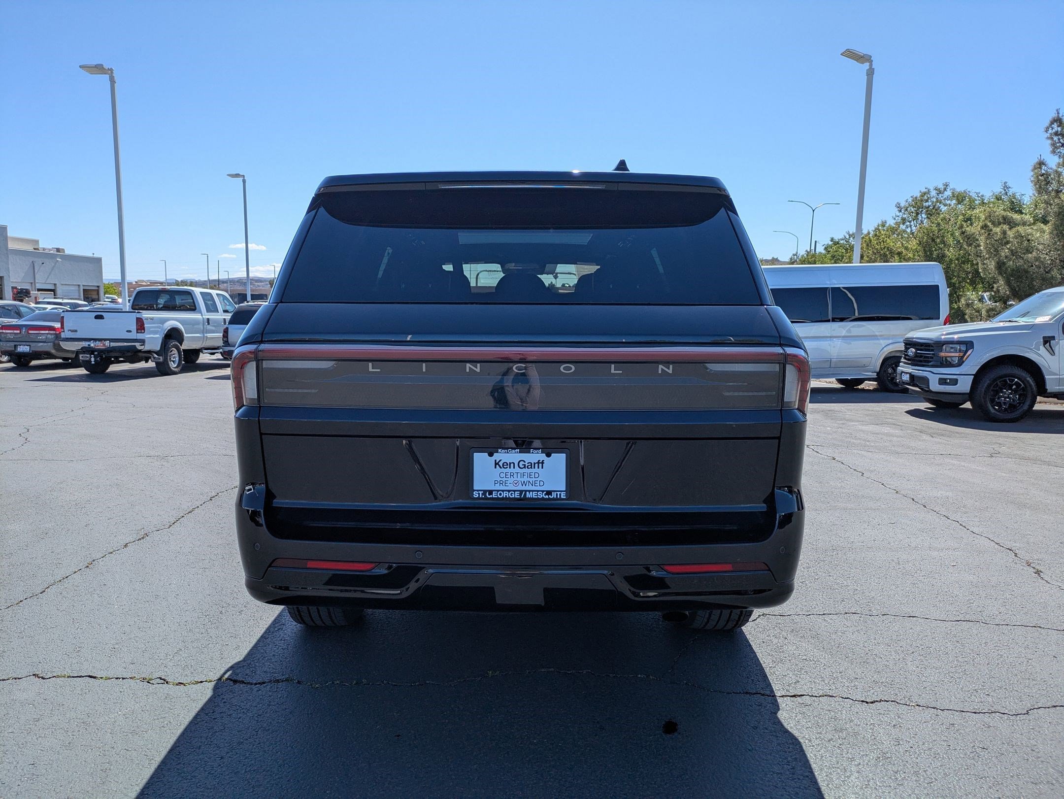 Used 2025 Lincoln Navigator Reserve w/ Jet Appearance Package AWD/4WD image 4