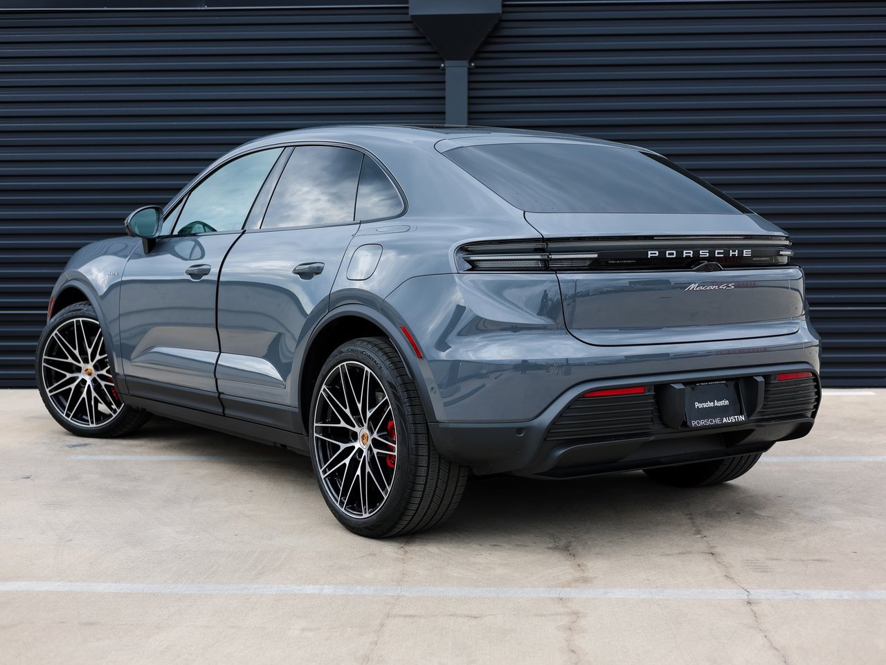 New 2025 Porsche Macan 4S Electric image 3